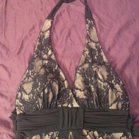 Beautiful Lace dress - Picture 2 of 4